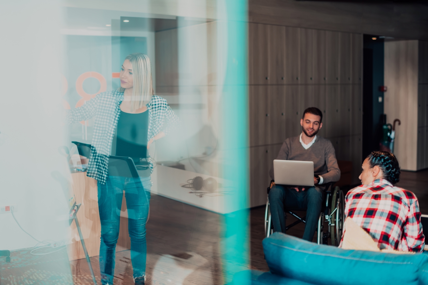 Powerful Analytics allows marketing professionals explore, understand, and predict customer behavior with an intuitive, self-service user experience.